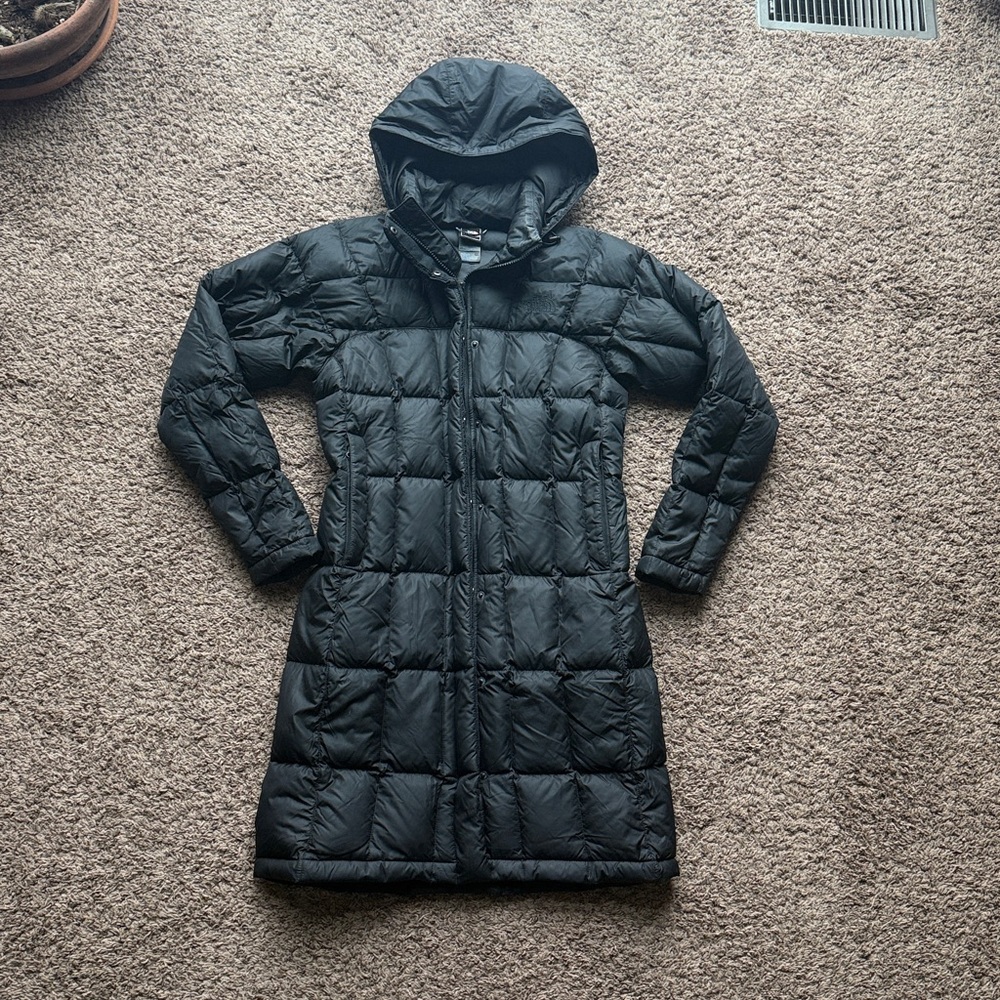 The North Face Women’s 600 Fill (long) Black Down puffer Jacket, XS
